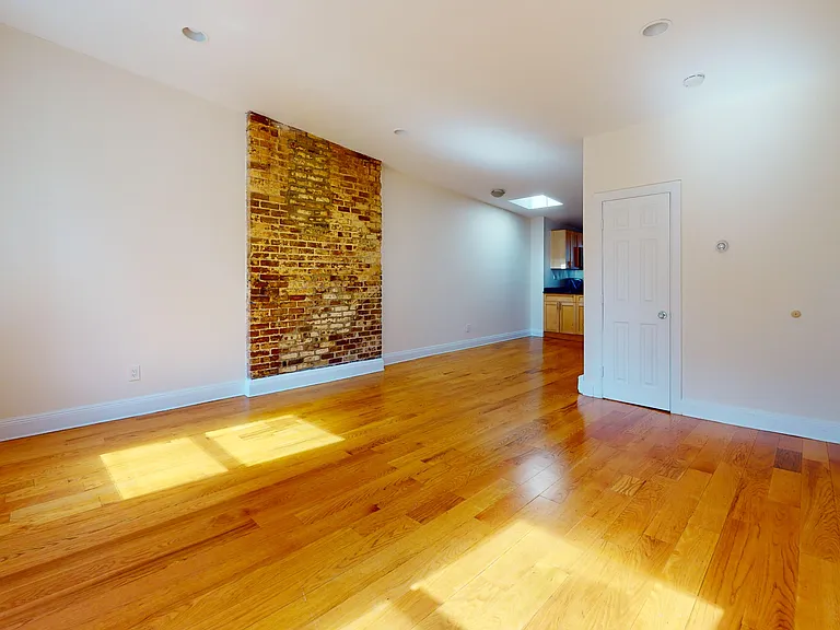 480 W Broadway #4 — Photo 11