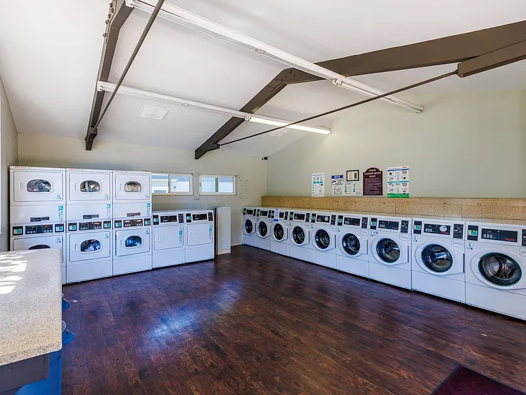 Washington Townhomes — Photo 10