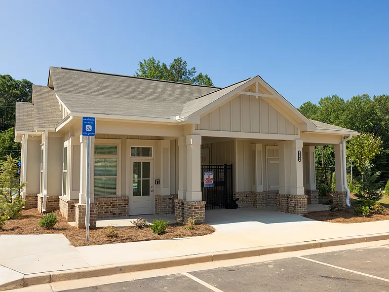 Jonesboro Crossing — Photo 10