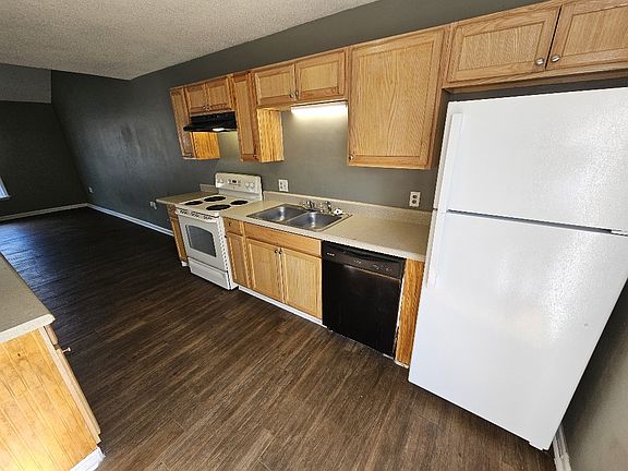 3rd image of 230.5 Lanier Dr #244