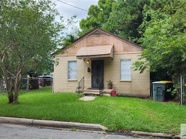 1002 Wolf Street, Savannah, GA 31401