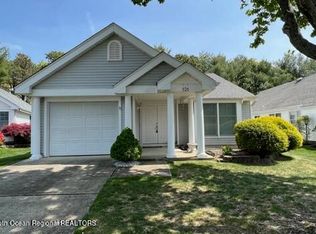626 Bedford La, Manchester, NJ 08759