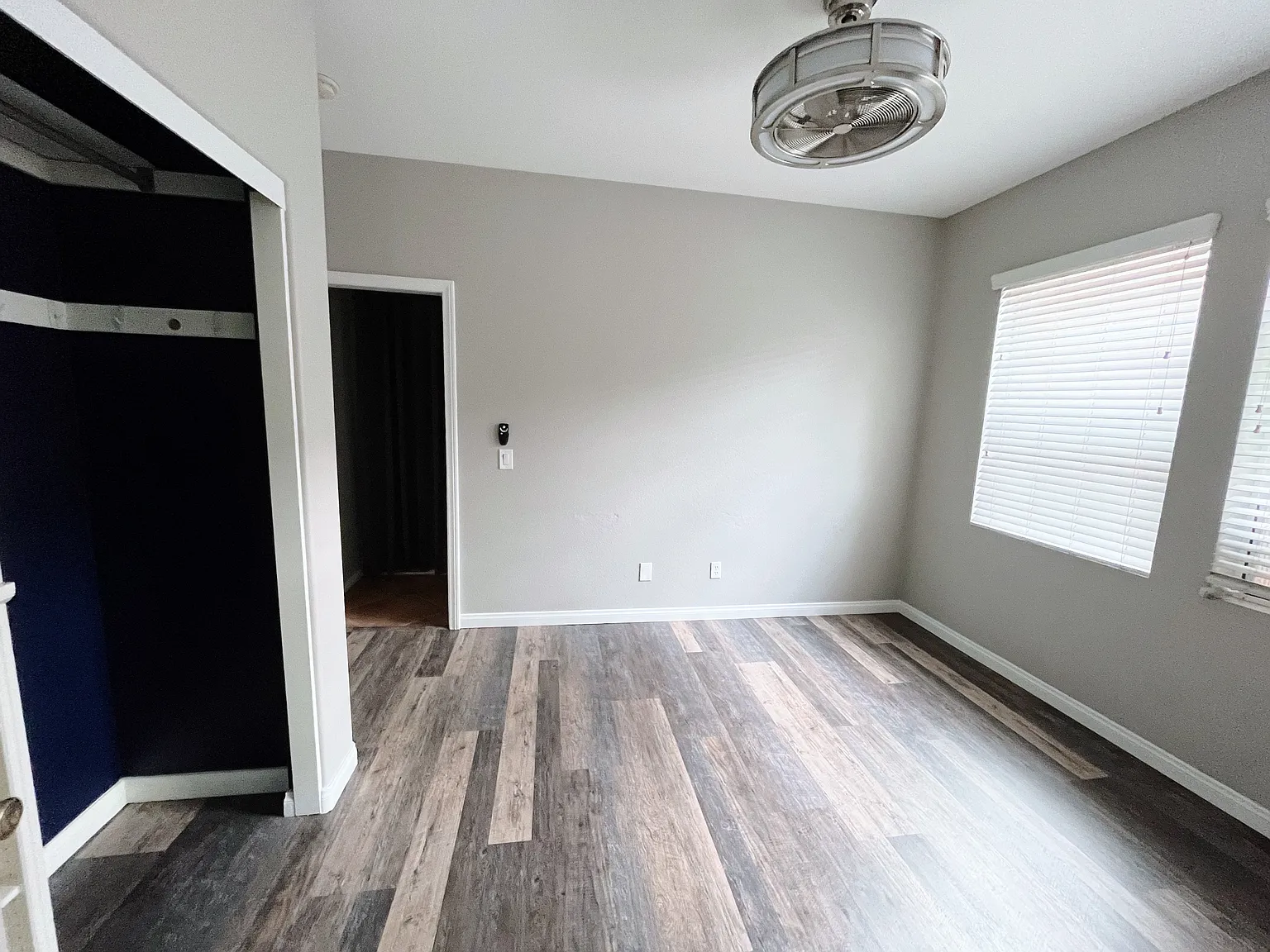 1459 Blairwood Ave — Photo 1