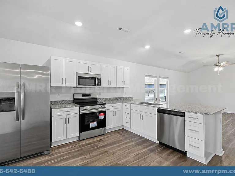 313 Foliage St — Photo 4