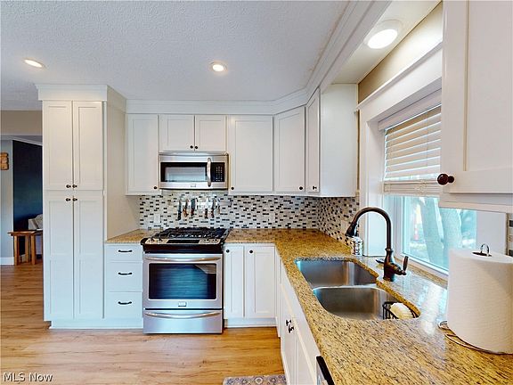 4th image of 12233 Woodiebrook Rd