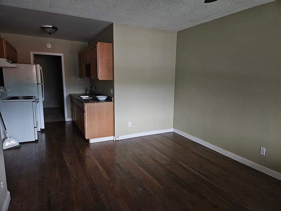 1st image of 418 N Tower Ave