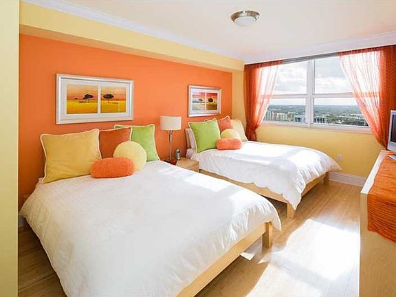 5th image of 19501 W Country Club Dr APT 2309