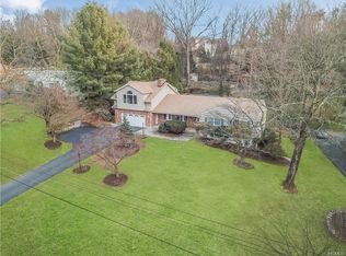 3 Rocklyn Dr, Suffern, NY 10901