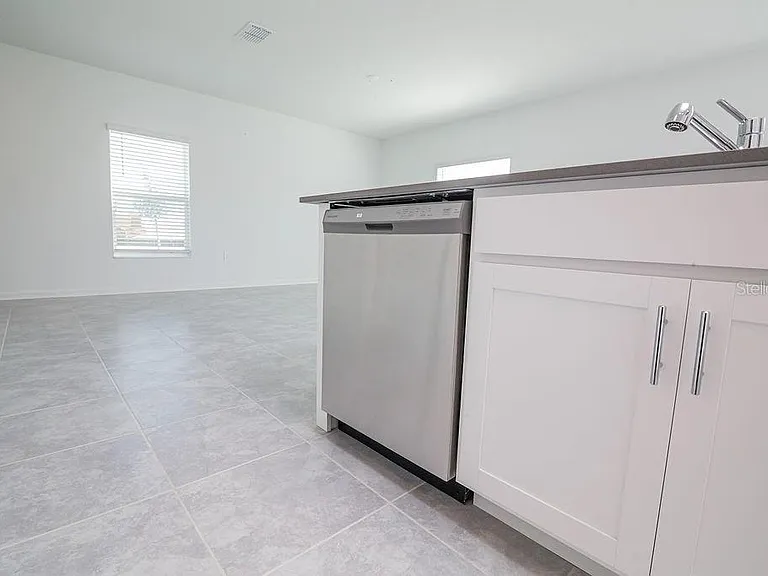 2821 Armstrong Ave — Photo 16