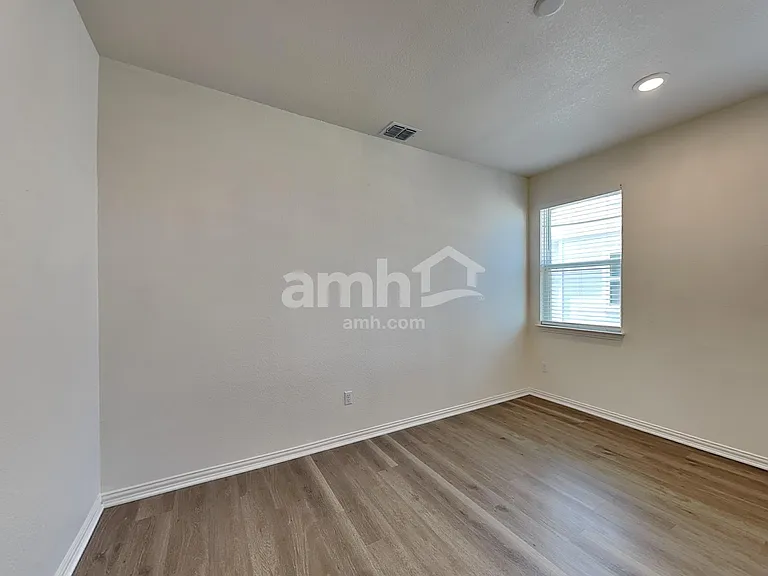 2718 Meadowood Hts — Photo 17