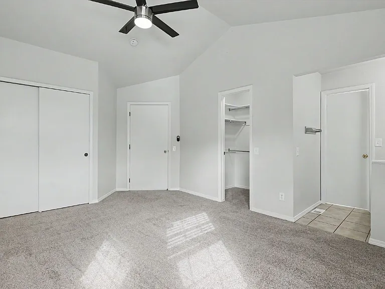 1430 Tamarisk Dr — Photo 12