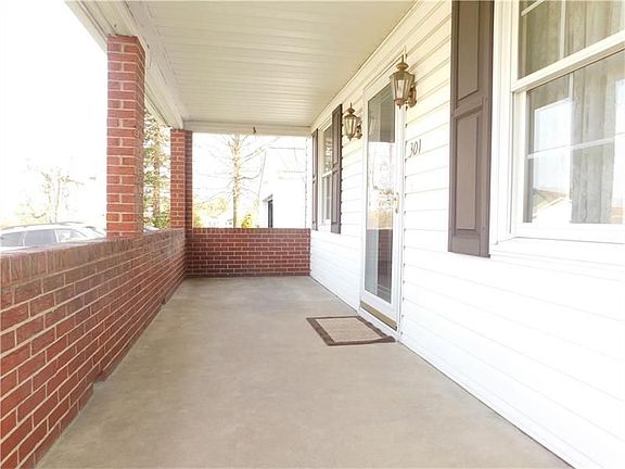 3rd image of 301 7th Ave