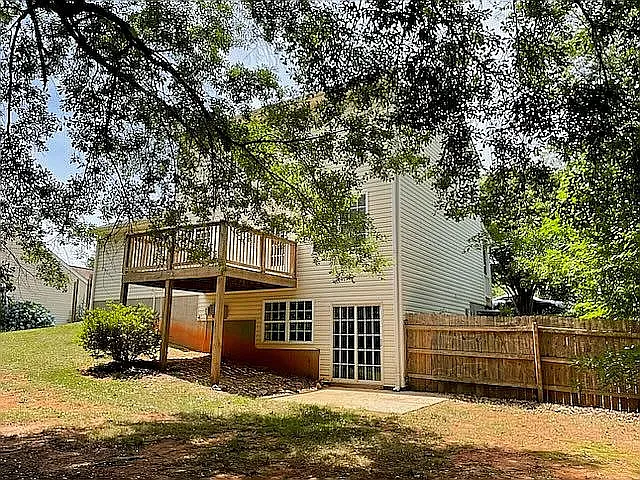 3 bed, 2.5 bath, 3100 sqft, $2,250 — Photo 3