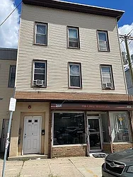 82 Hutton Street