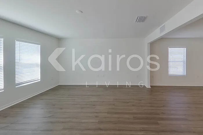 262 Grenada St — Photo 5