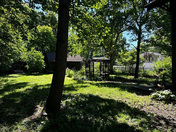 5th image of 323 N Audubon Rd
