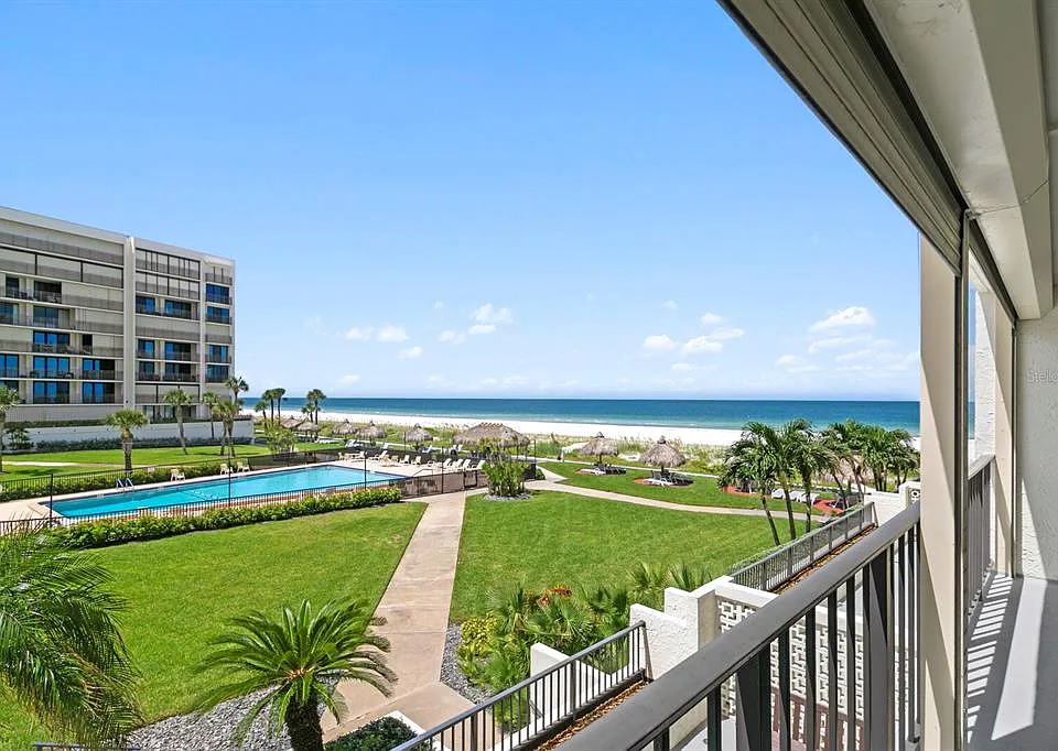 1400 Gulf Blvd #212