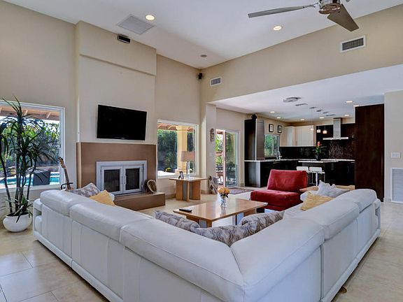 3rd image of 9815 E Cinnabar Ave