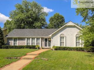 3508 NW Blue Jacket Dr, Lees Summit, MO 64064
