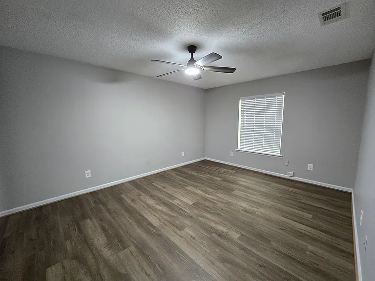 107 Raintree Ct — Photo 18