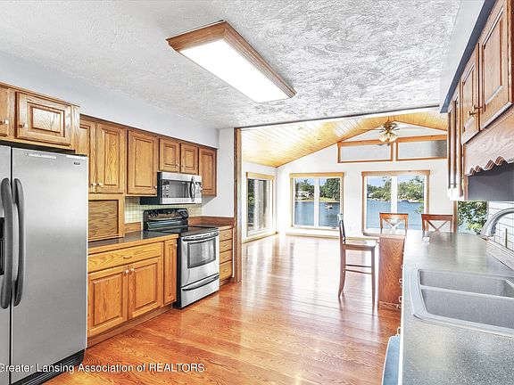 5th image of 6620 Peninsula Way