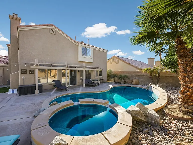 79320 Desert Wind Ct — Photo 8