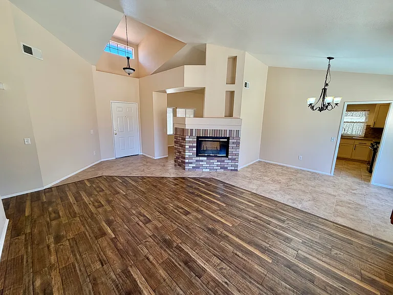 5556 Symphony Ct — Photo 2