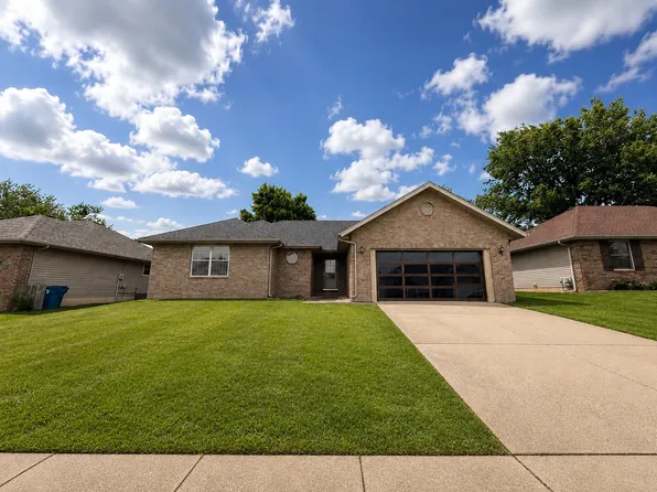 991 Glen Oaks Dr, Nixa, MO 65714