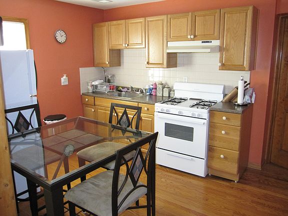 3rd image of 3116 N Francisco Ave #3
