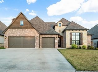 6609 S Indianwood Ave, Broken Arrow, OK 74011
