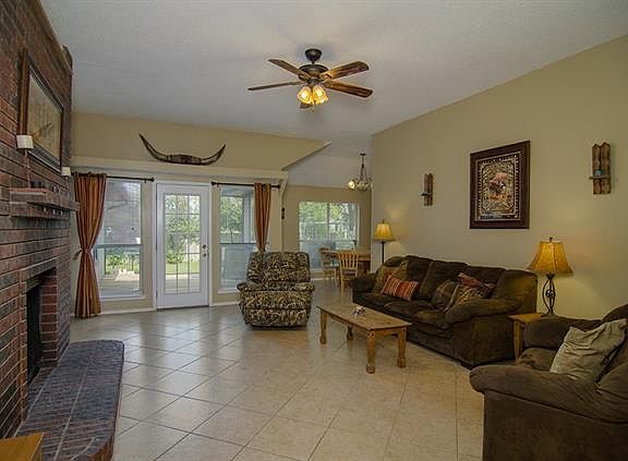 5th image of 817 Parkwest Blvd