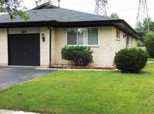 148 Paramount Dr, Wood Dale, IL 60191