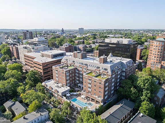 3rd image of 950 Massachusetts Ave APT 307