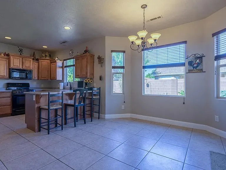 205 N 2940 E — Photo 14