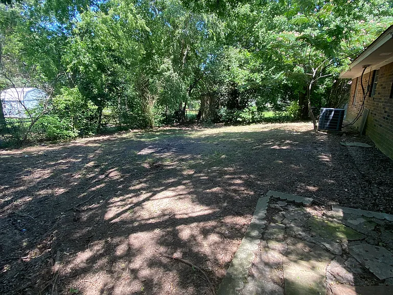 2298 FM 852 — Photo 12
