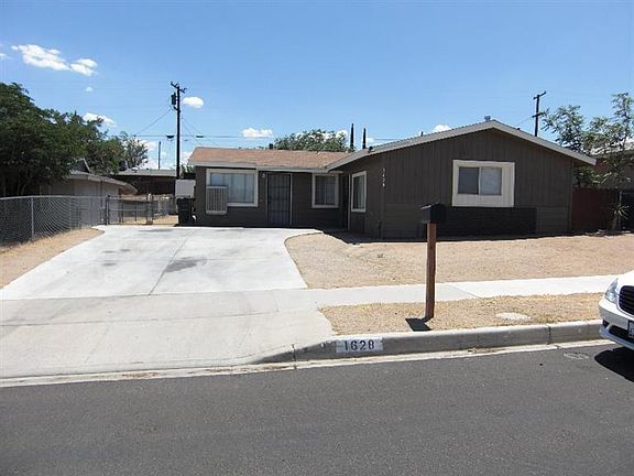 2nd image of 1628 De Anza St