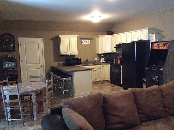 3rd image of 71 Mill Creek Dr
