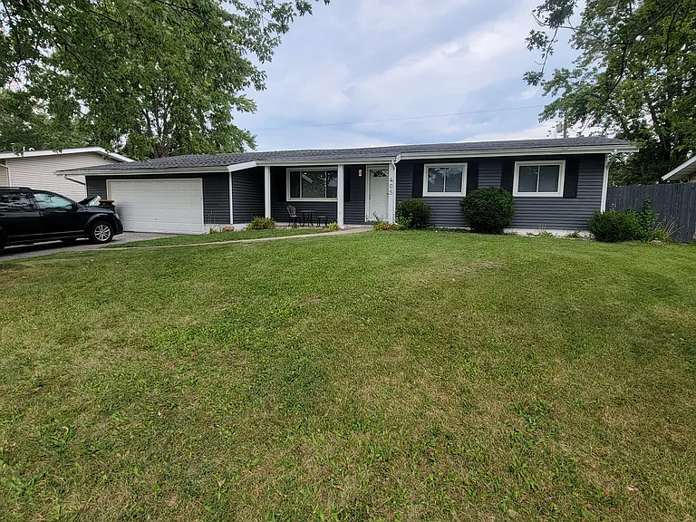 405 Sandalwood Dr — Photo 1