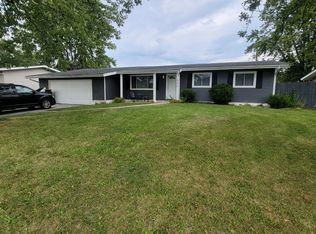 405 Sandalwood Dr, Valparaiso, IN 46385