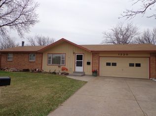 1220 E 8th St, Colby, KS 67701