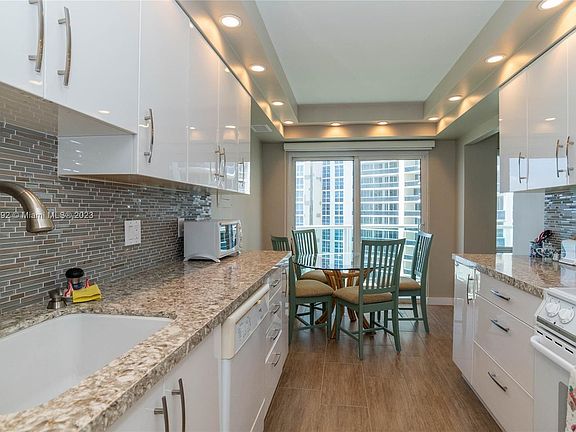 5th image of 3400 Galt Ocean Dr APT 704S