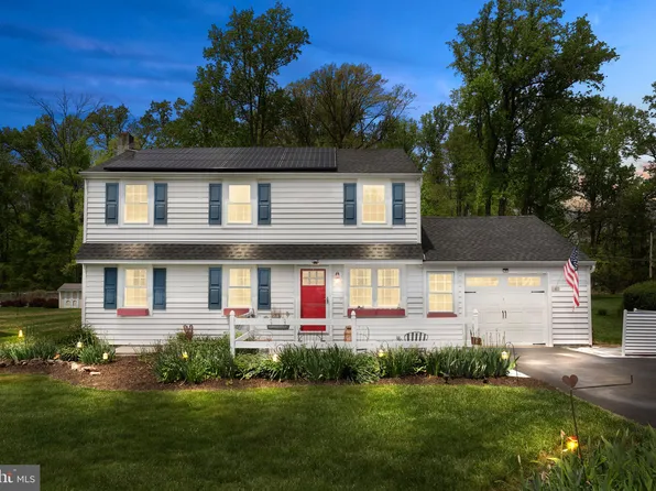 1040 Orchid Rd, Warminster, PA 18974