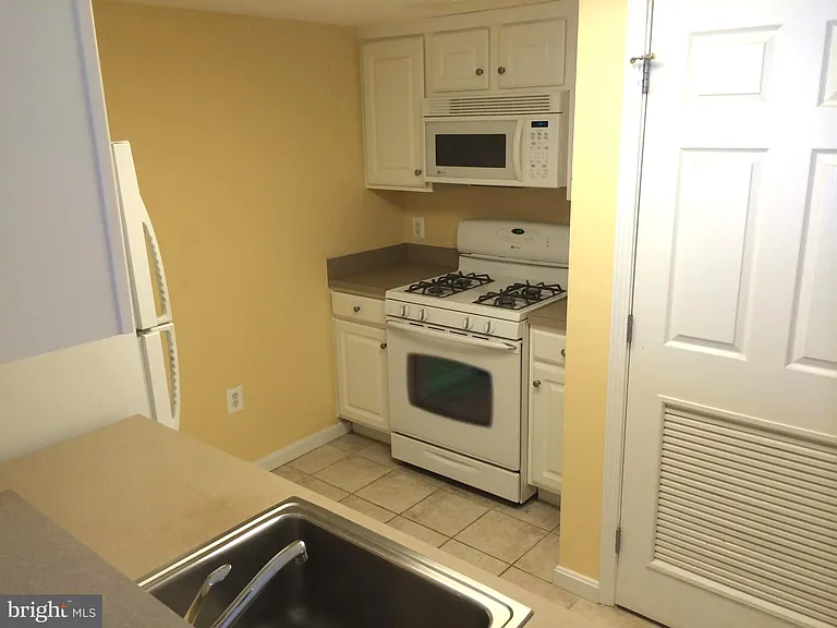 11710 Old Georgetown Rd #1024 — Photo 12