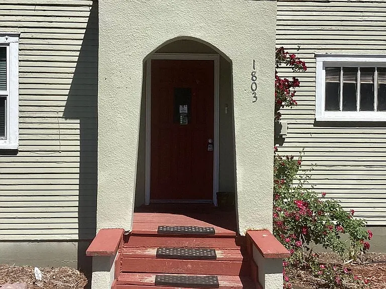 1803 Siskiyou St — Photo 14