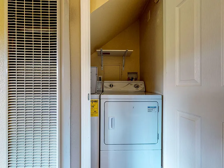 8045 Beverly Dr — Photo 6