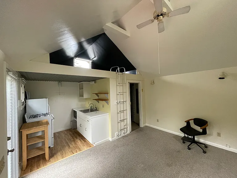 E Woodbury Rd — Photo 5
