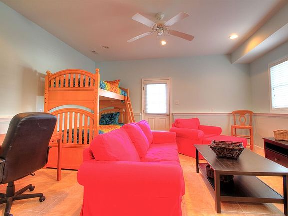 5th image of 210 38th St #West