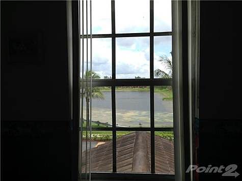 5th image of 913 SW 152nd Ct #913