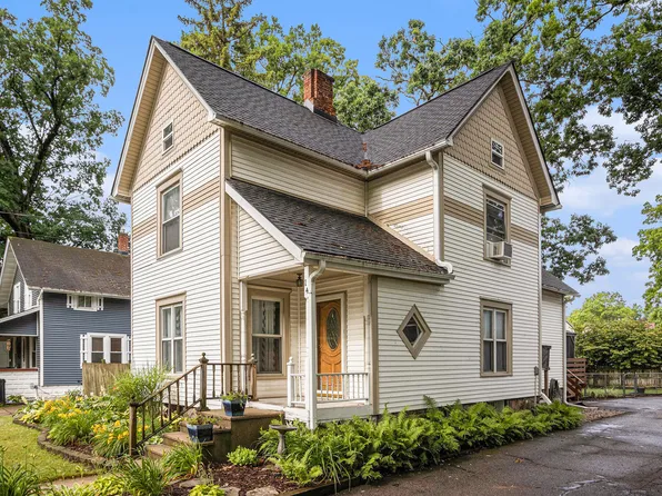 14 Grove St, Galesburg, MI 49053