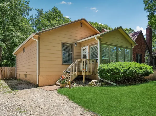2419 35th St, Des Moines, IA 50310